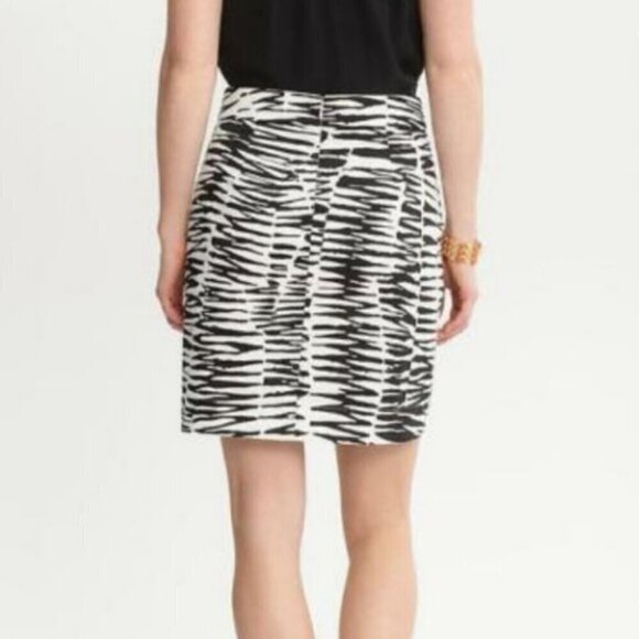 Banana Republic Trina Turk Zebra Print Mini Skirt Size 2 - Picture 3 of 16